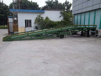 移動式液壓登車橋 移動式液壓登車橋